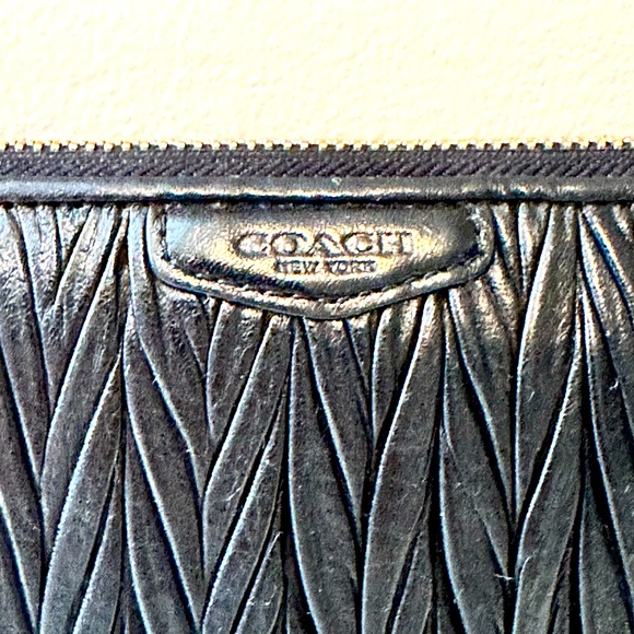 Coach Gathered Leather Accordion Zip Wallet Black - Picture 4 of 6